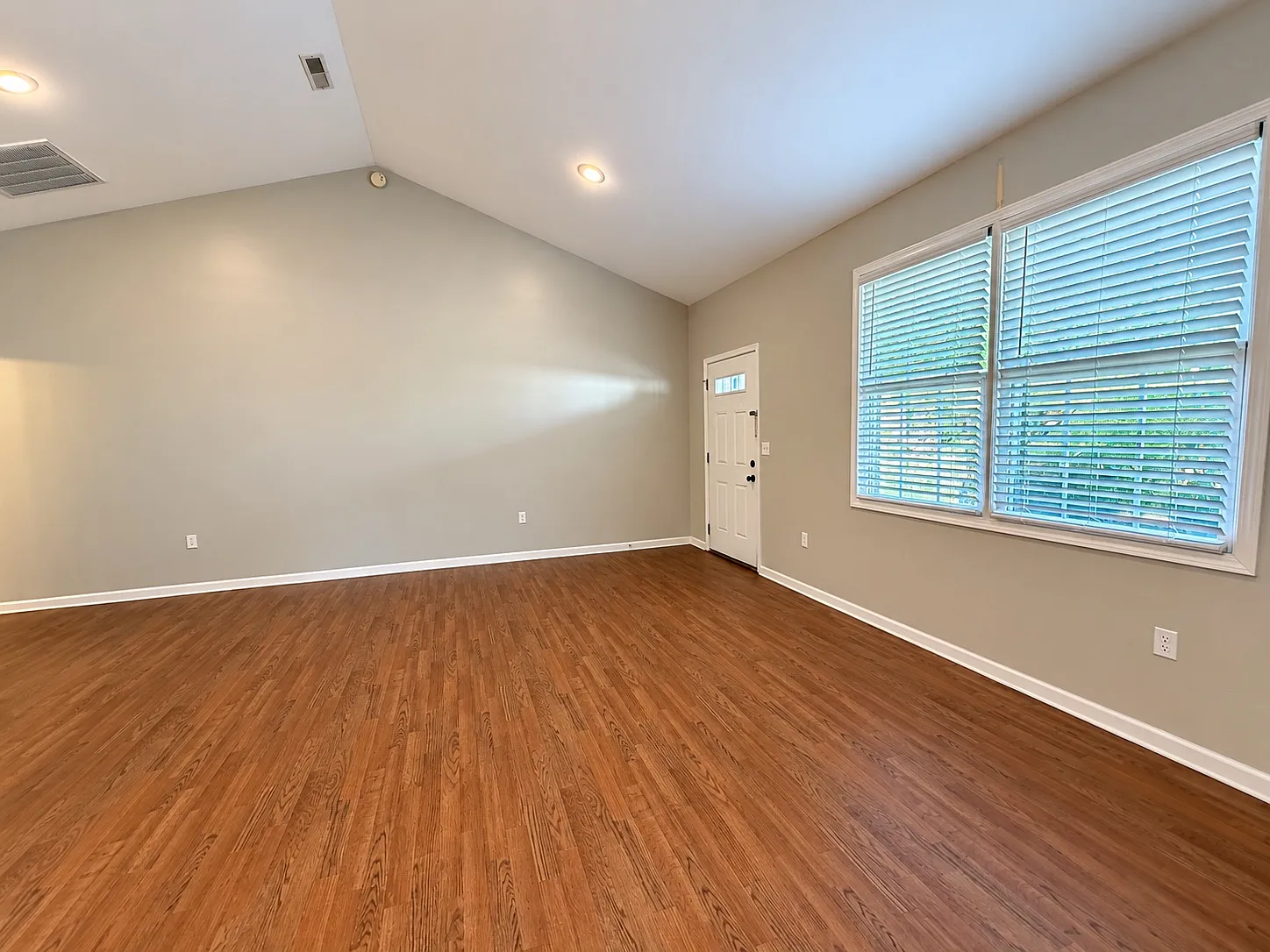 1 bed, $1,050 — Photo 3