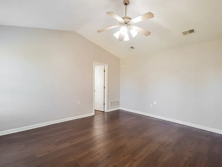 1708 Cherry Creek Dr — Photo 10