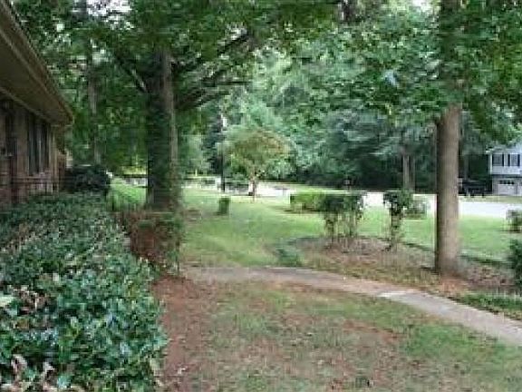 view of front yard
