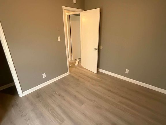 4th image of 220 Orange St #5