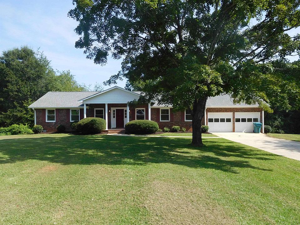 1st image of 110 Cambridge Cir