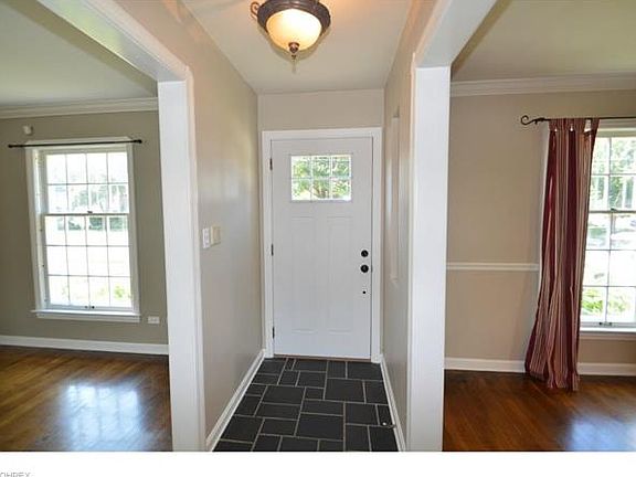 3rd image of 20879 Stratford Ave