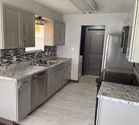 4th image of 1708 Harding Ave
