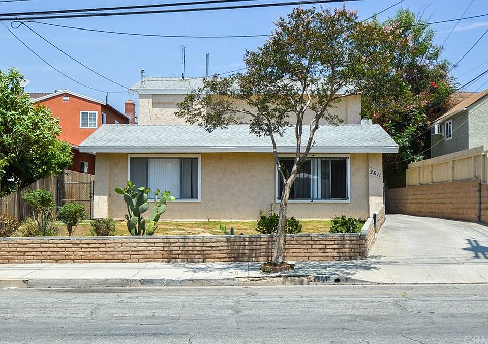 2nd image of 2611 Montezuma Ave