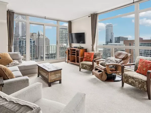200 N Dearborn St, Chicago, IL