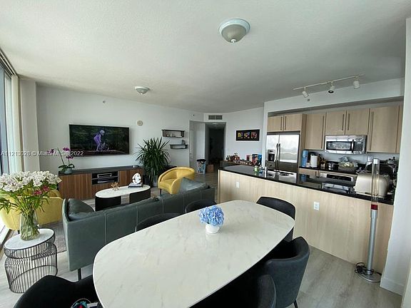 2nd image of 1111 SW 1st Ave #3614