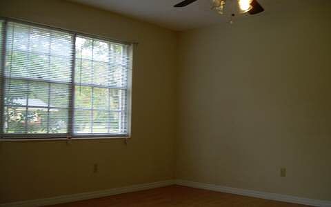 5th image of 288 SE Emerson Ct