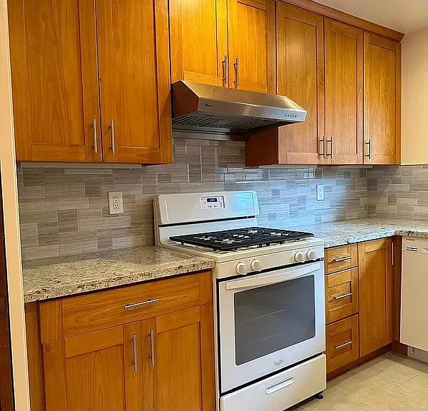214 Waverley St #5 — Photo 8
