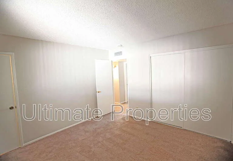 3832 W Acapulco Ln — Photo 13