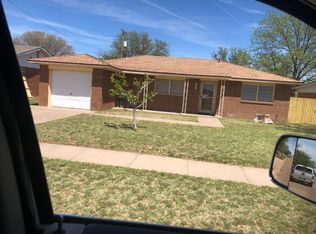 1408 Thunderbird Dr, Plainview, TX 79072