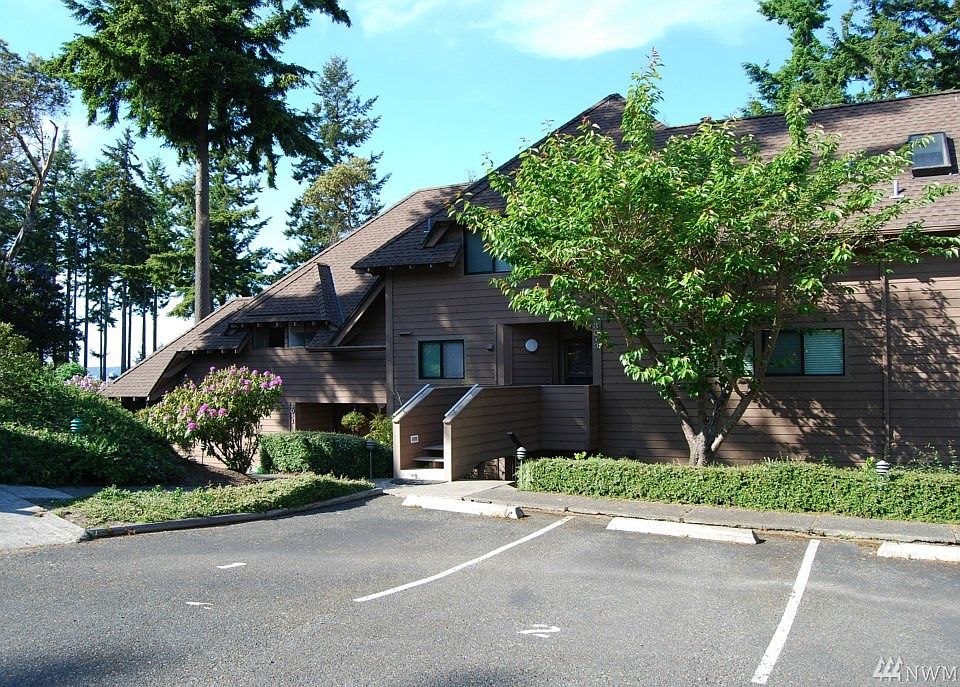 2nd image of 30 Harborview Dr Unit 1