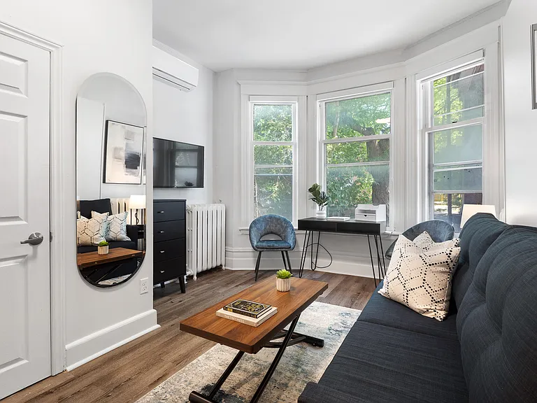 360 Friel St — Photo 3