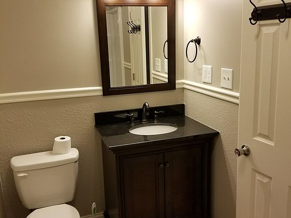 4th image of 100 Park Ln