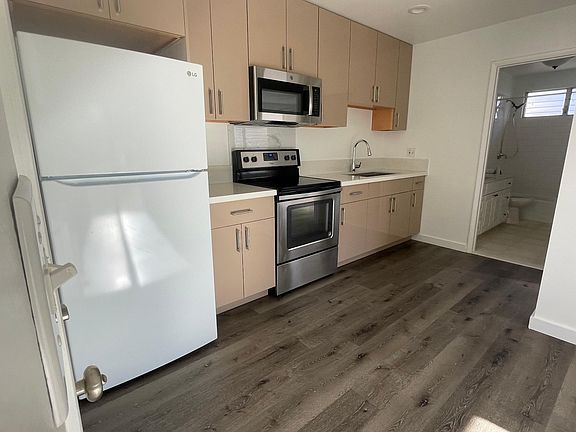4th image of 2354 Apoepoe St