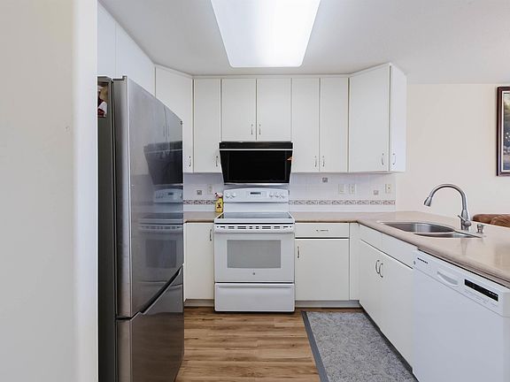 5th image of 8922 156th St NW #405