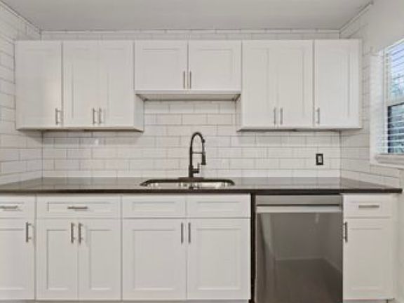 3rd image of 5521 Gulfport Blvd S #5521