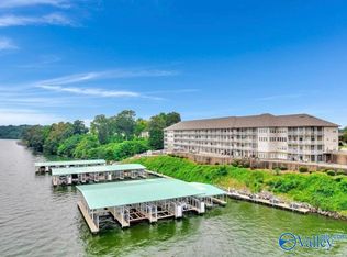 5590 Bay Village Dr #102, Athens, AL 35611