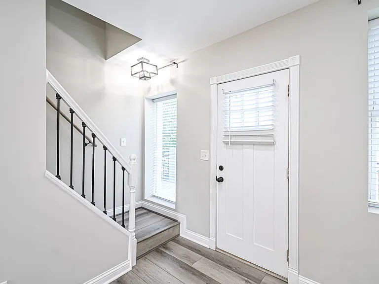 2823 Ashland Ave — Photo 13