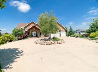 1617 Blairhill Cir, Brookings, SD 57006