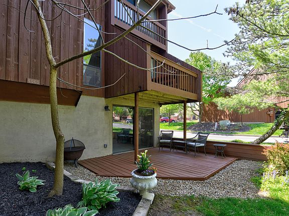 2nd image of 5060 Grasshopper Ln #1