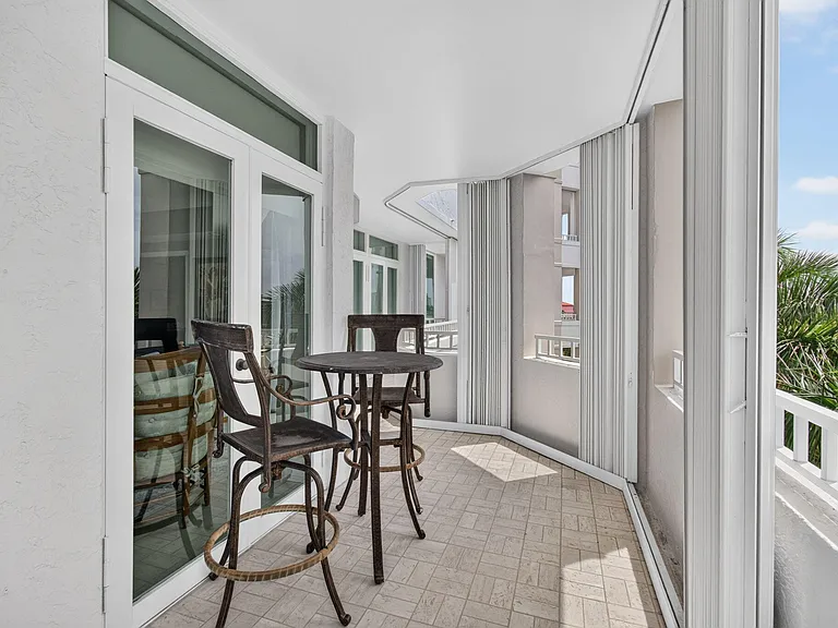 300 SE 5th Ave #6160 — Photo 56