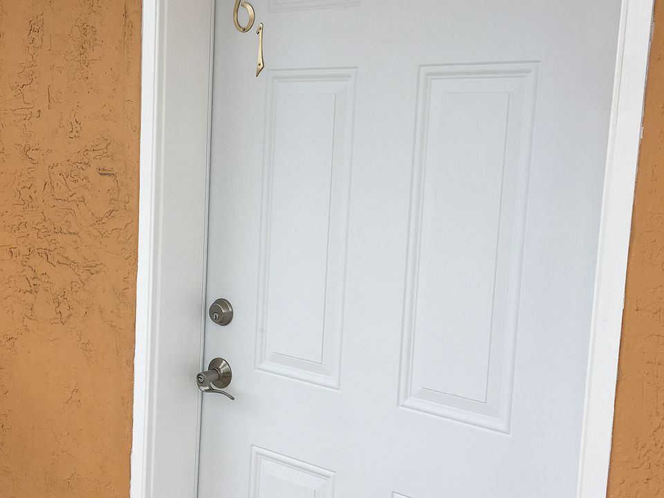 1st image of 6225 SW Kendale Lakes Cir APT 261