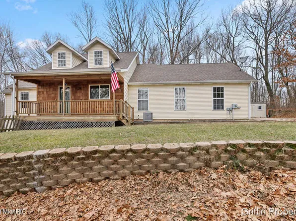 1760 Pointed Stone Trl NE, Lowell, MI 49331