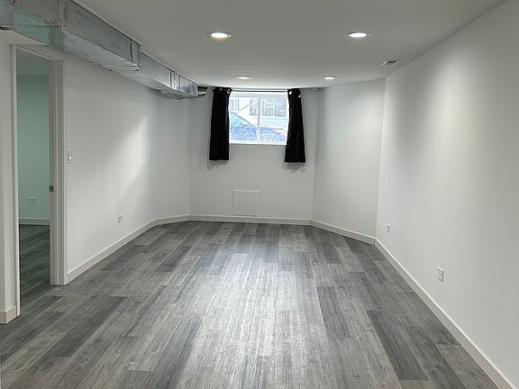 2nd image of 5144 W Cornelia Ave #G