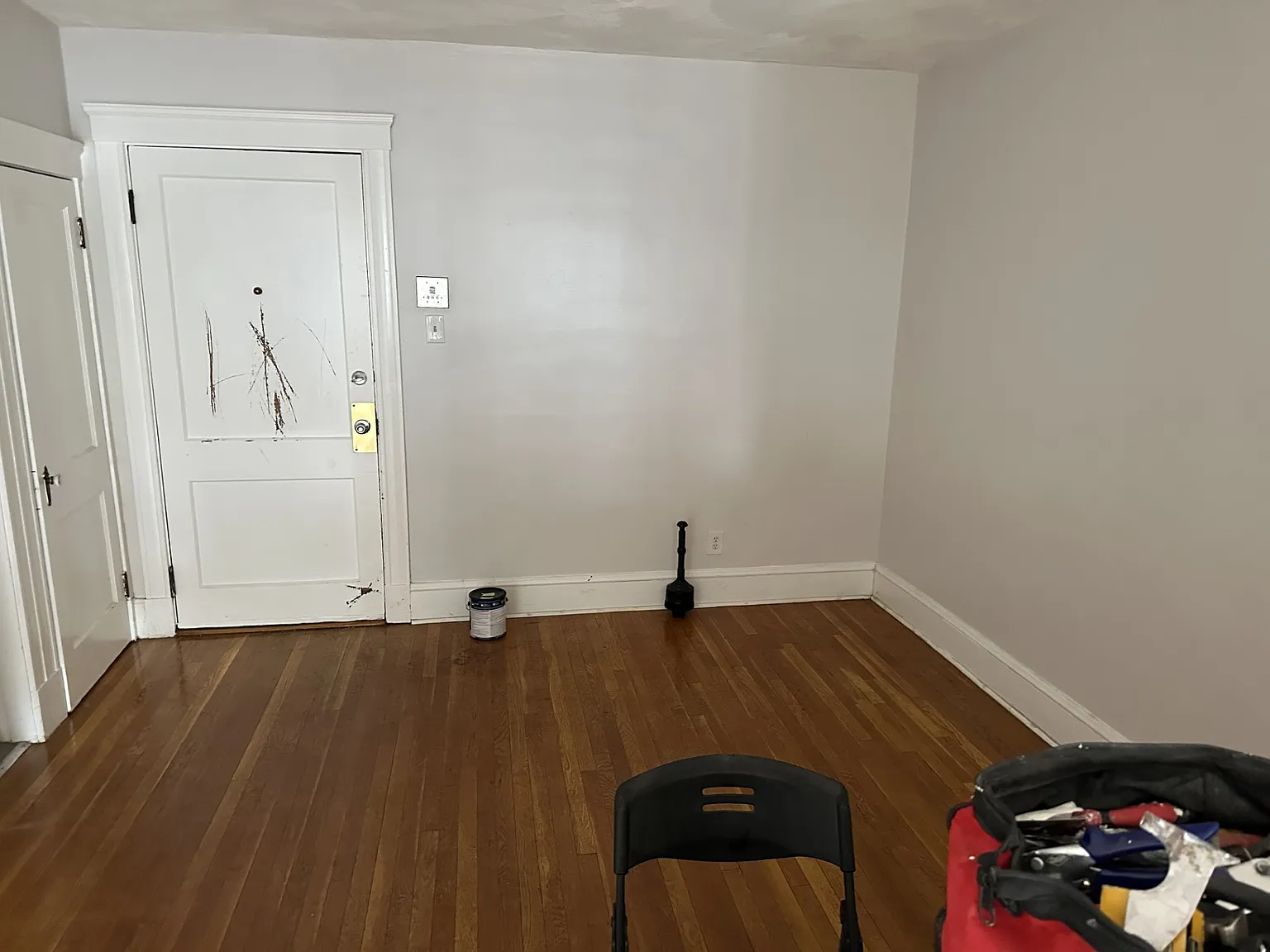 Studio, 300 sqft, $1,800 — Photo 2