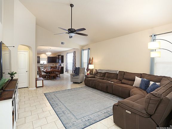 5th image of 13328 Canyon Meadow