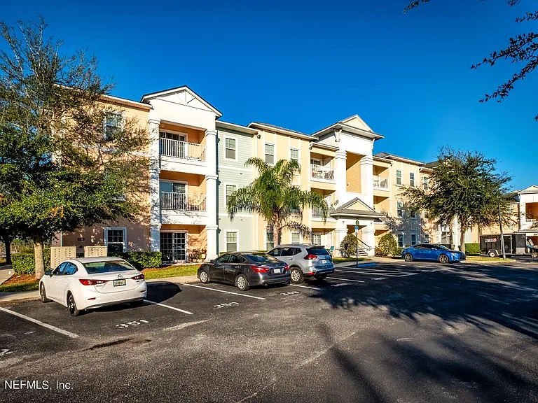 4920 Key Lime Dr #304 — Photo 2