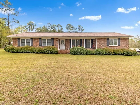 102 Cedar St, Sylvester, GA 31791