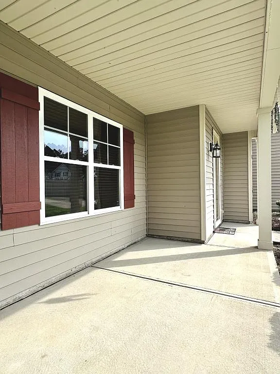 1205 Peppermint Ct — Photo 2