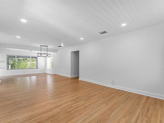 3rd image of 2031 SW 66th Ave