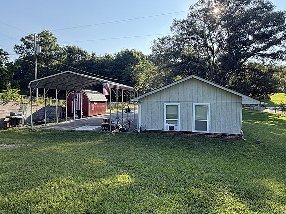 5th image of 608 E Garden Farm Rd