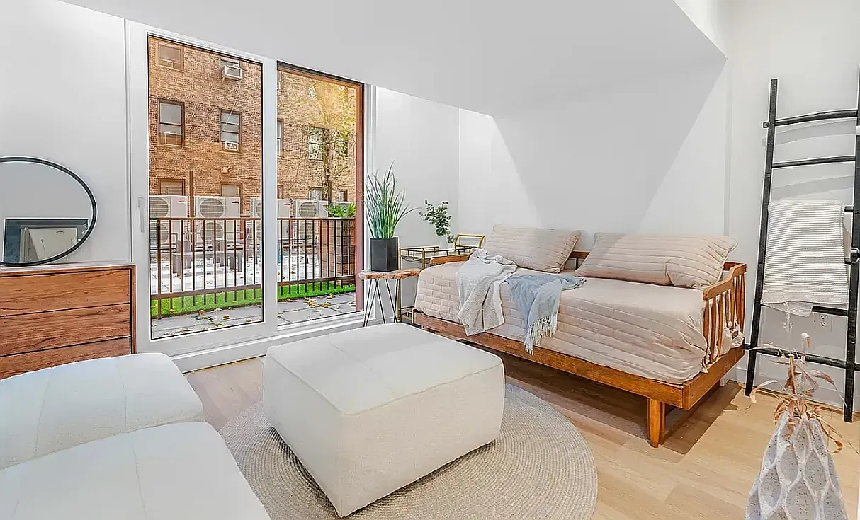 931 Carroll Street — Photo 3