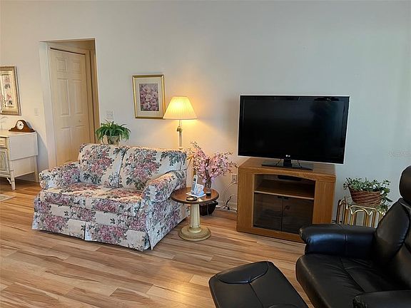 3rd image of 816 San Salvador Dr