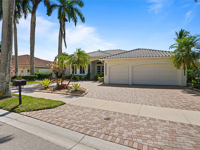 2569 Eagle Run Ln — Photo 3