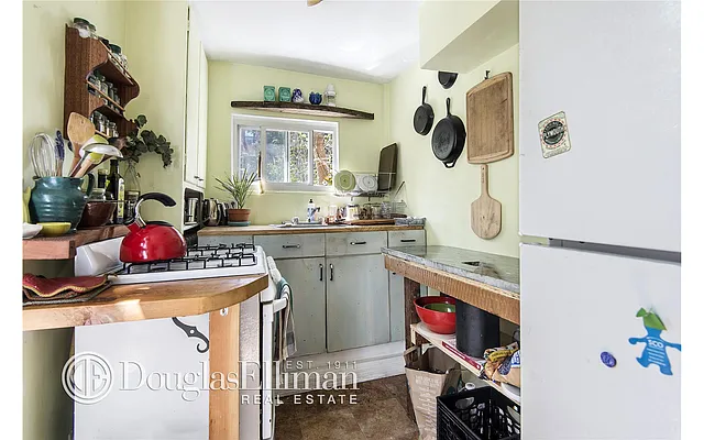 Rented by Douglas Elliman | media 20