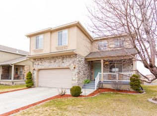 10551 N Sugarloaf Dr, Cedar Hills, UT 84062