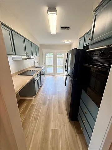 128 Phyllis Ct — Photo 5