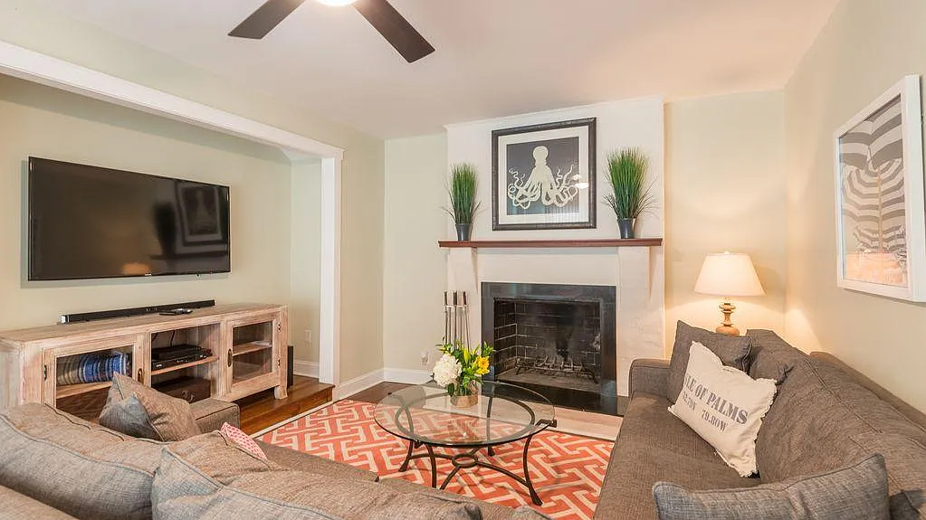 2100 Waterway Blvd — Photo 3
