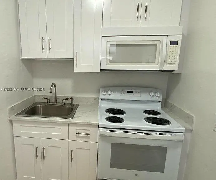 3669 Thomas Ave #9 — Photo 2