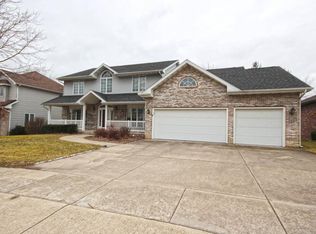 1261 Meadowview Dr, Decatur, IL 62526