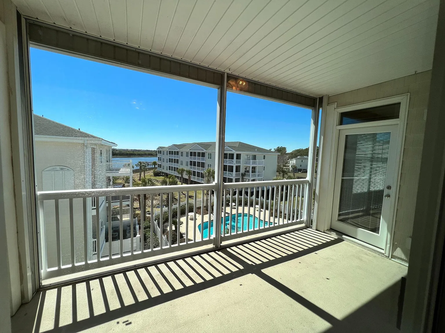 3 bed, 1350 sqft, $2,095 — Photo 2