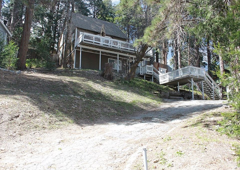 1st image of 650 Clubhouse Dr