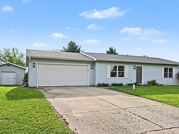 2nd image of 62846 Fairview Dr