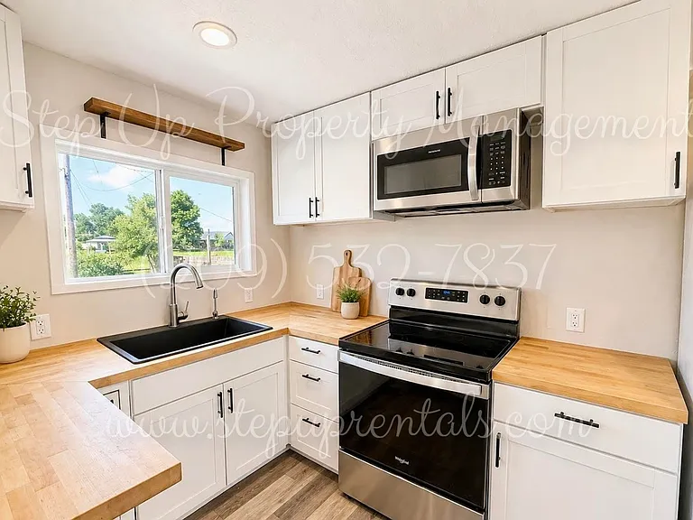 9885 Maiden Ln — Photo 5