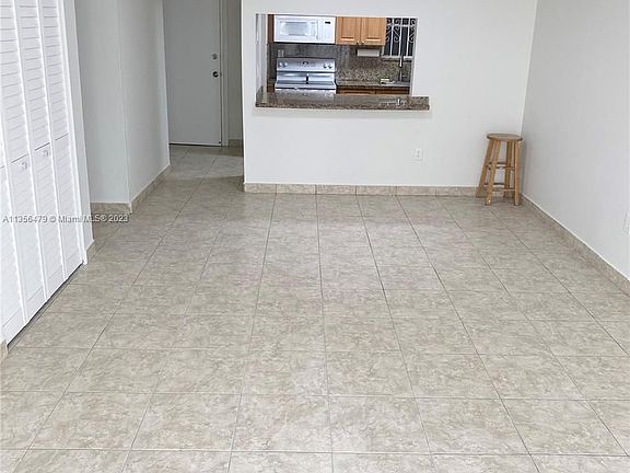 4th image of 1337 NW 1st St APT 10