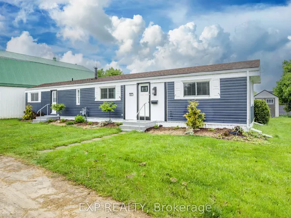 84 Wellington St S #7, Mapleton, ON N0G 1P0